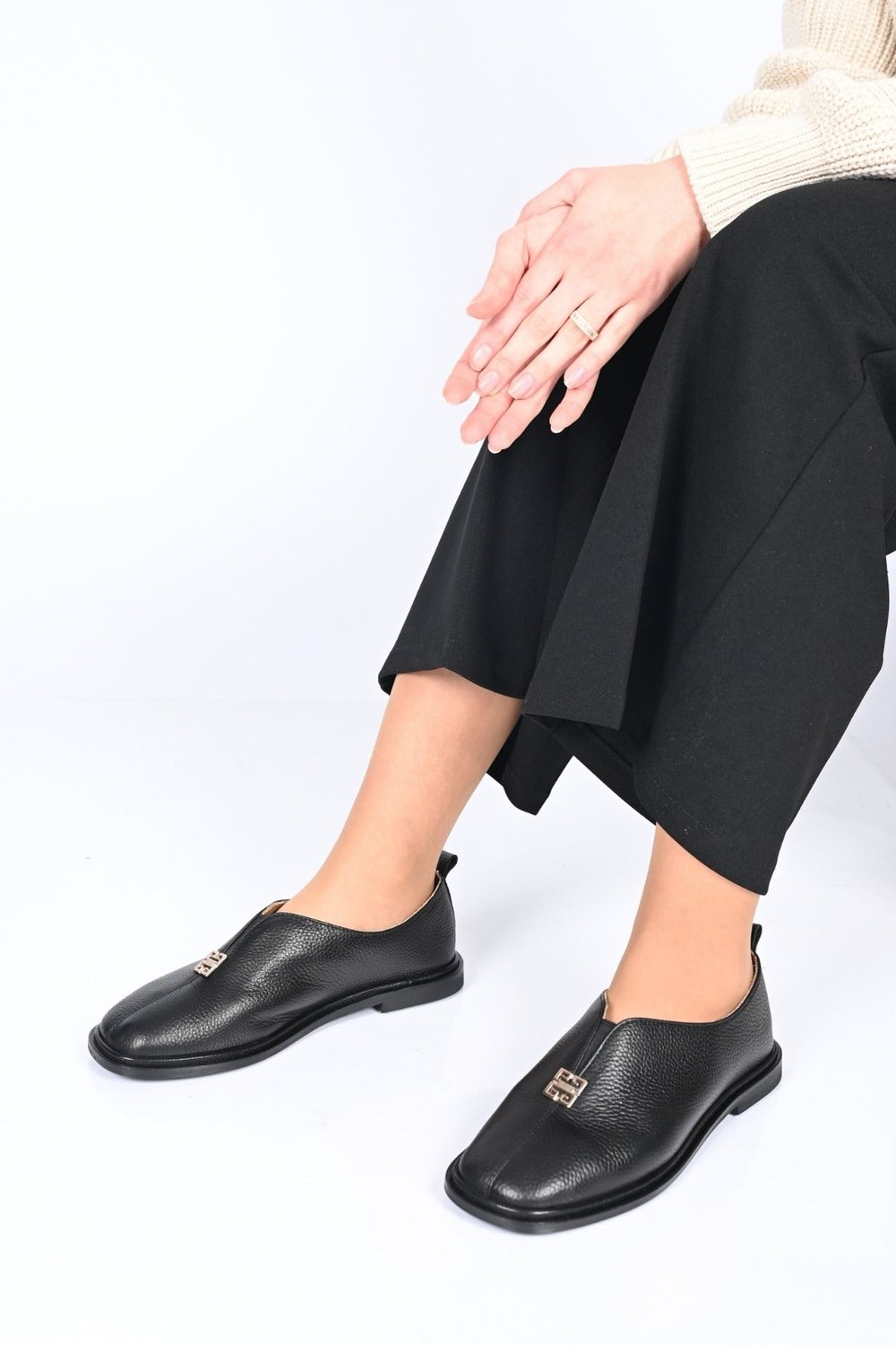 Bestello Bağcıksız Toka Detaylı Jurdan Taban Hakiki Deri Loafer 332-26106 Kadın Ayakkabı332-26106_SIYAH_36Babet & Loafer