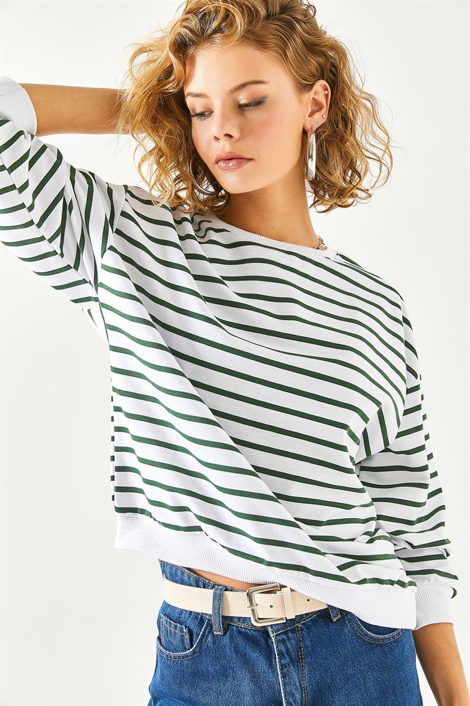 Basic Yumuşak Dokulu Salaş Sweatshirt Beyaz Zümrüt Yeşili