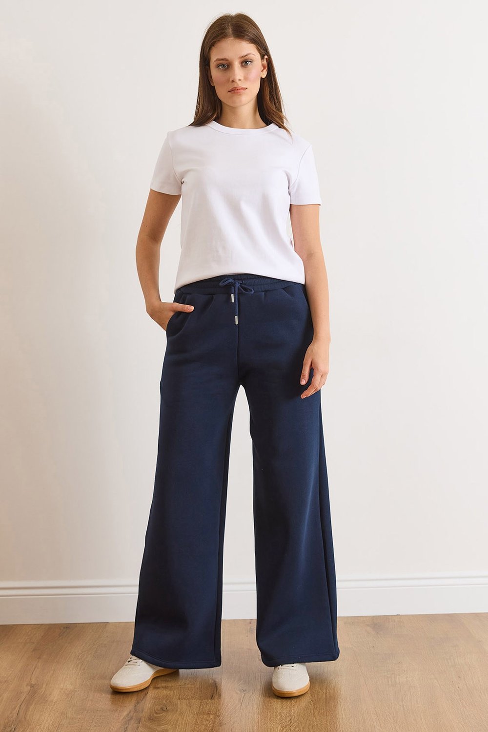 Beli Bağcıklı Cepli Wide Leg Şardonlu Kalın Eşofman Altı Lacivert