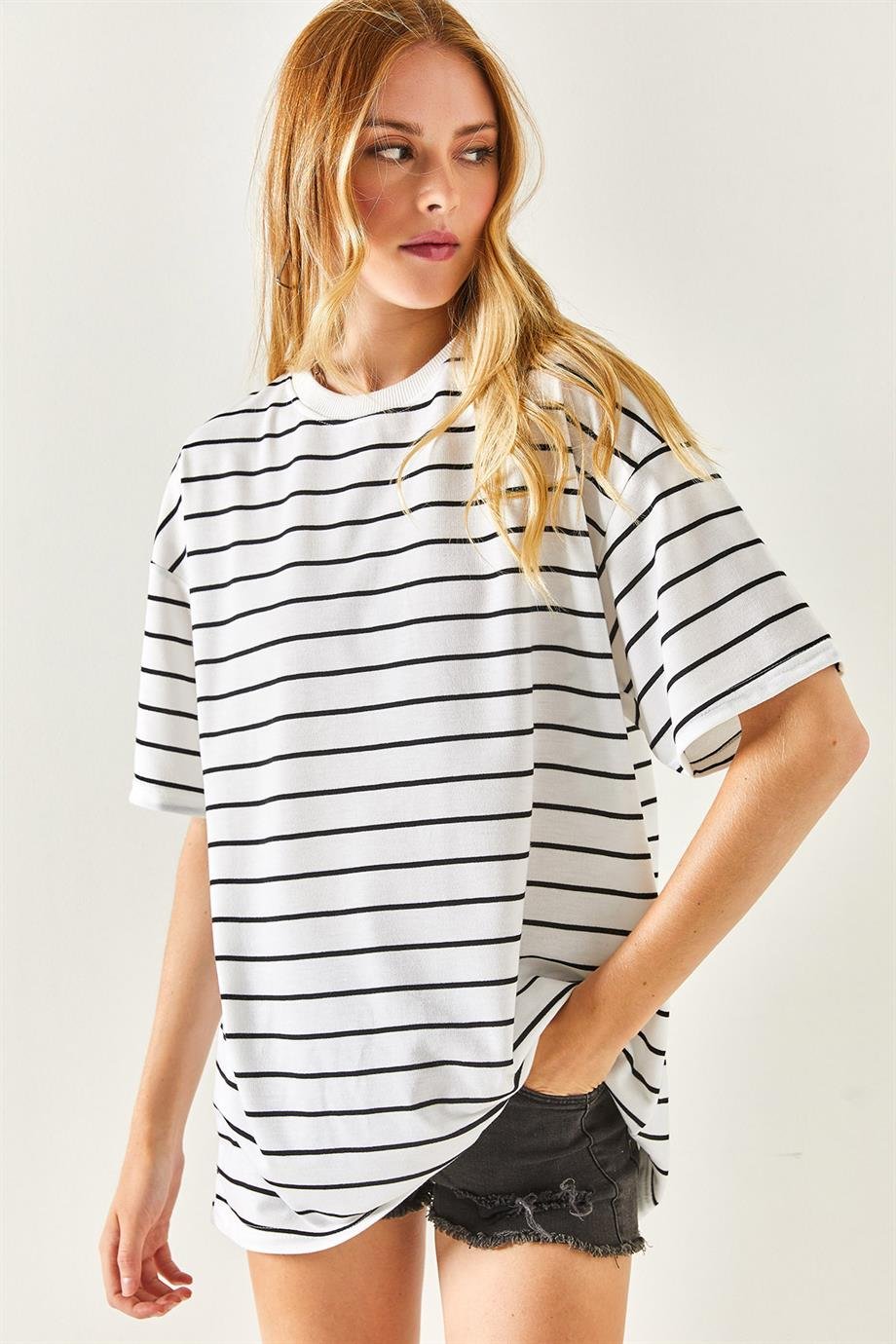 Çizgili 2 İp Oversize Unisex Tişört Beyaz