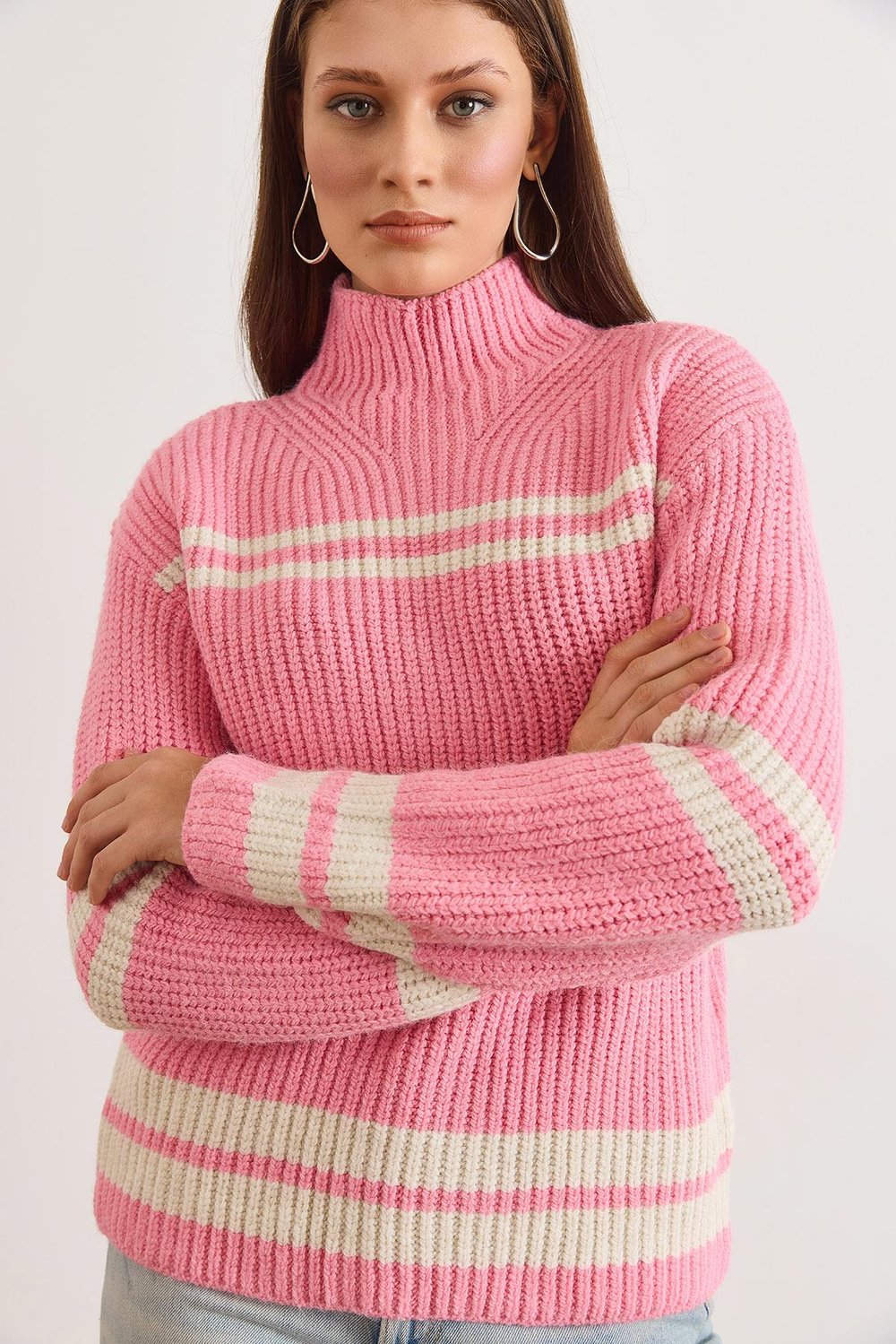 Dik Yaka Çizgili Loose Fit Triko Kazak Pembe