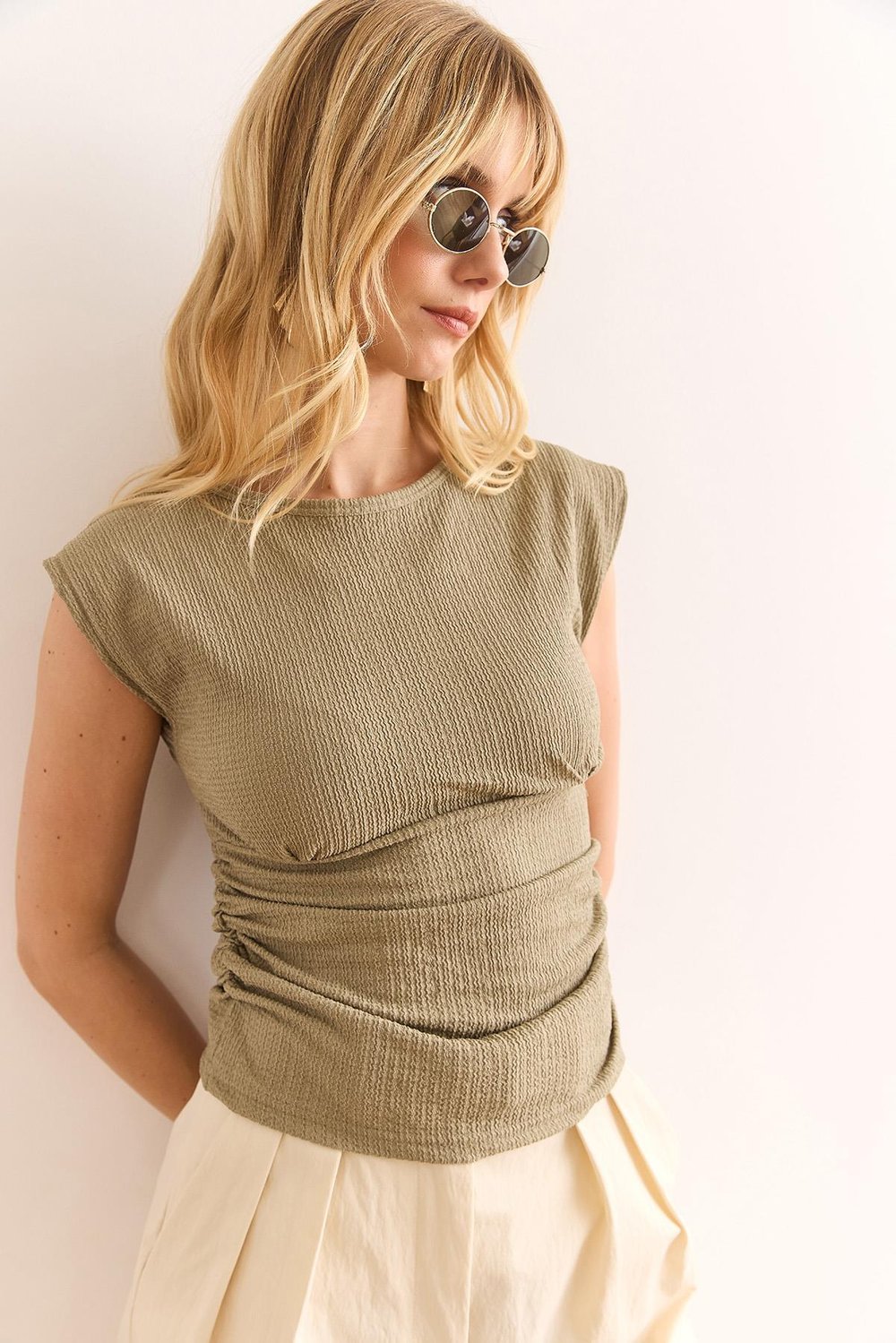 Drape Detaylı Crop Bürümcük Bluz Bej