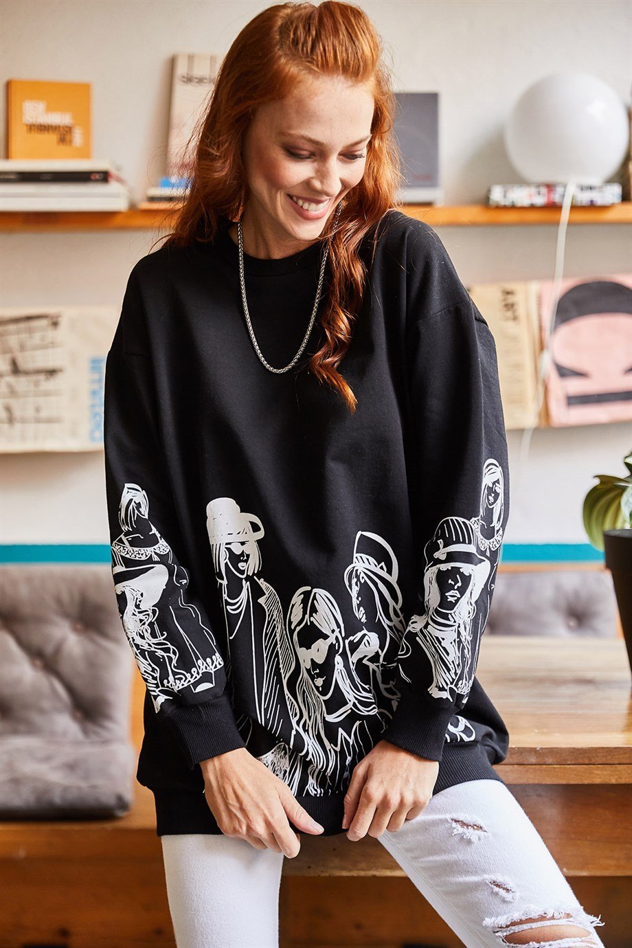 Figürlü Oversize Sweatshirt Siyah