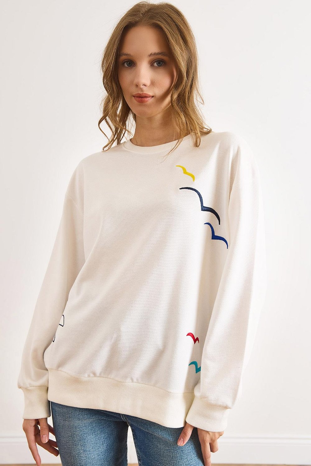 Martı Palmiye Nakışlı Şardonsuz Kalın Sweatshirt Beyaz