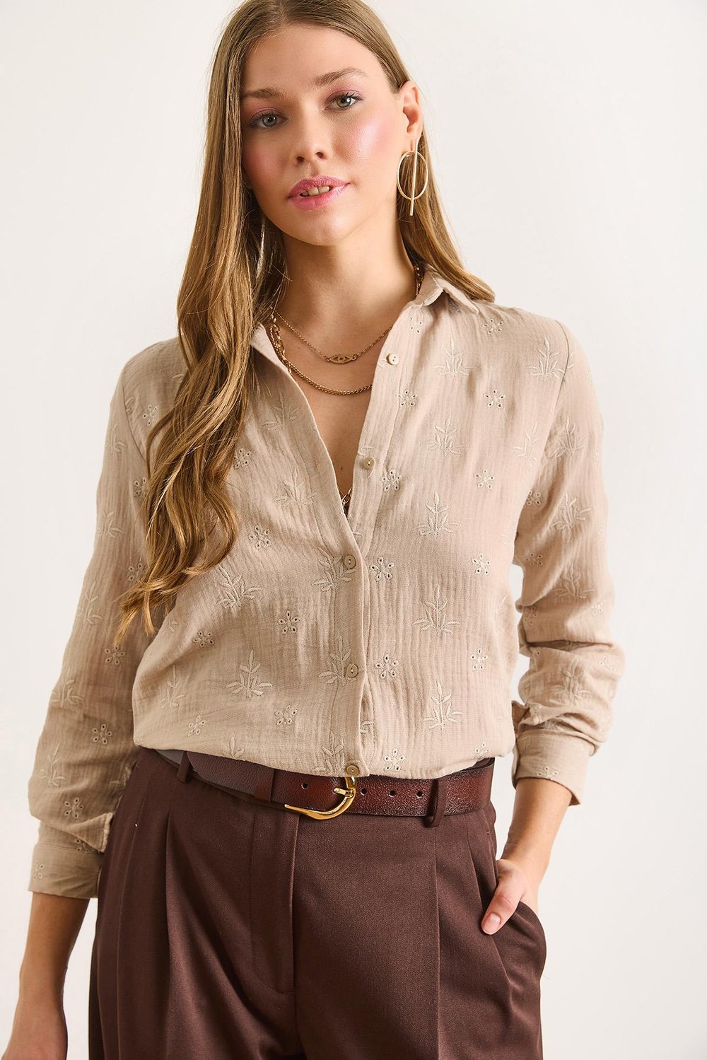 Nakış Detaylı Müslin Gömlek Camel