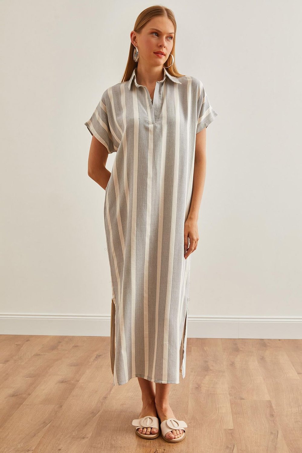 Polo Yaka Yırtmaçlı Oversize Keten Karışımlı Elbise Ekru Gri