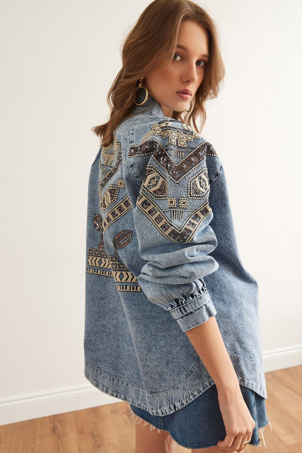 Pul Payet Nakış Detaylı Denim Ceket Geometrik Pul Mavi