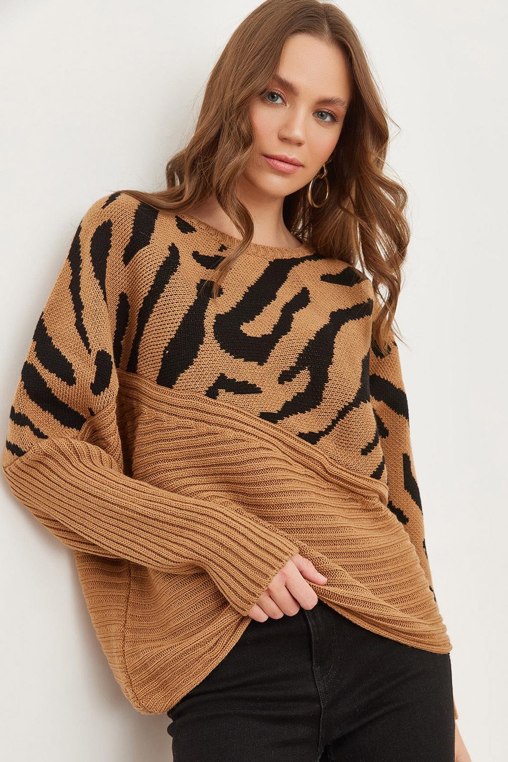 Zebra Detaylı Triko Kazak Camel