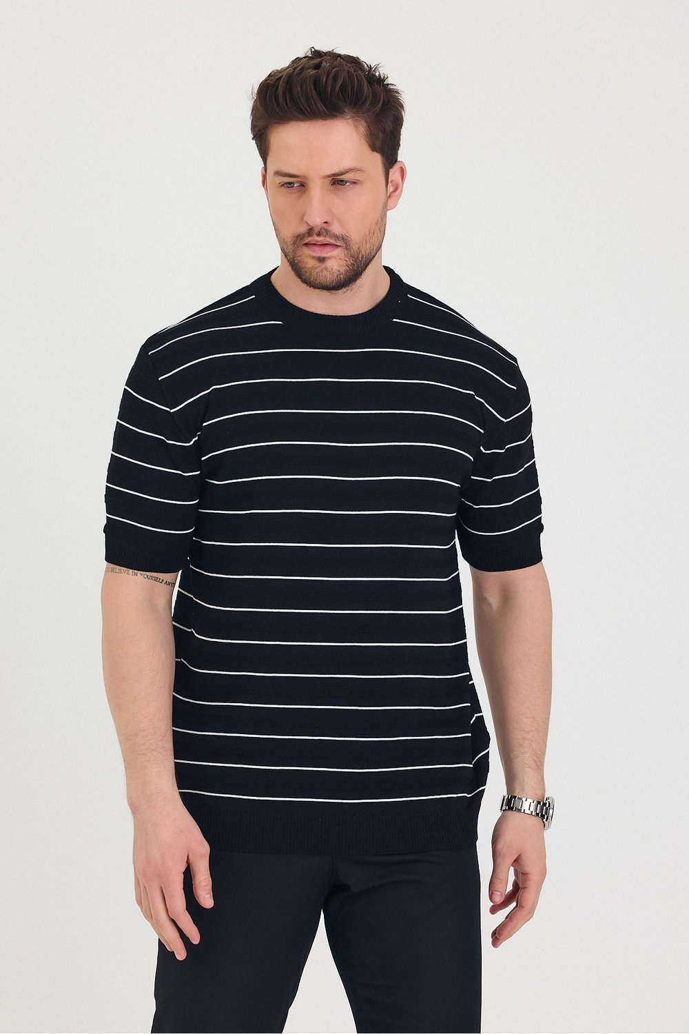 Tarz CoolT-shirtTSH-E-25SS-008-TRK-SYH-LErkek Bisiklet Yaka Çizgi Detaylı Kısa Kollu Ince Triko T-shirt