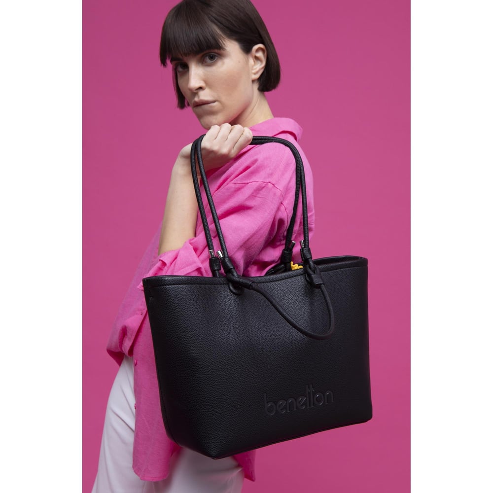 Benetton Bnt 1501 женская сумка на руку черная