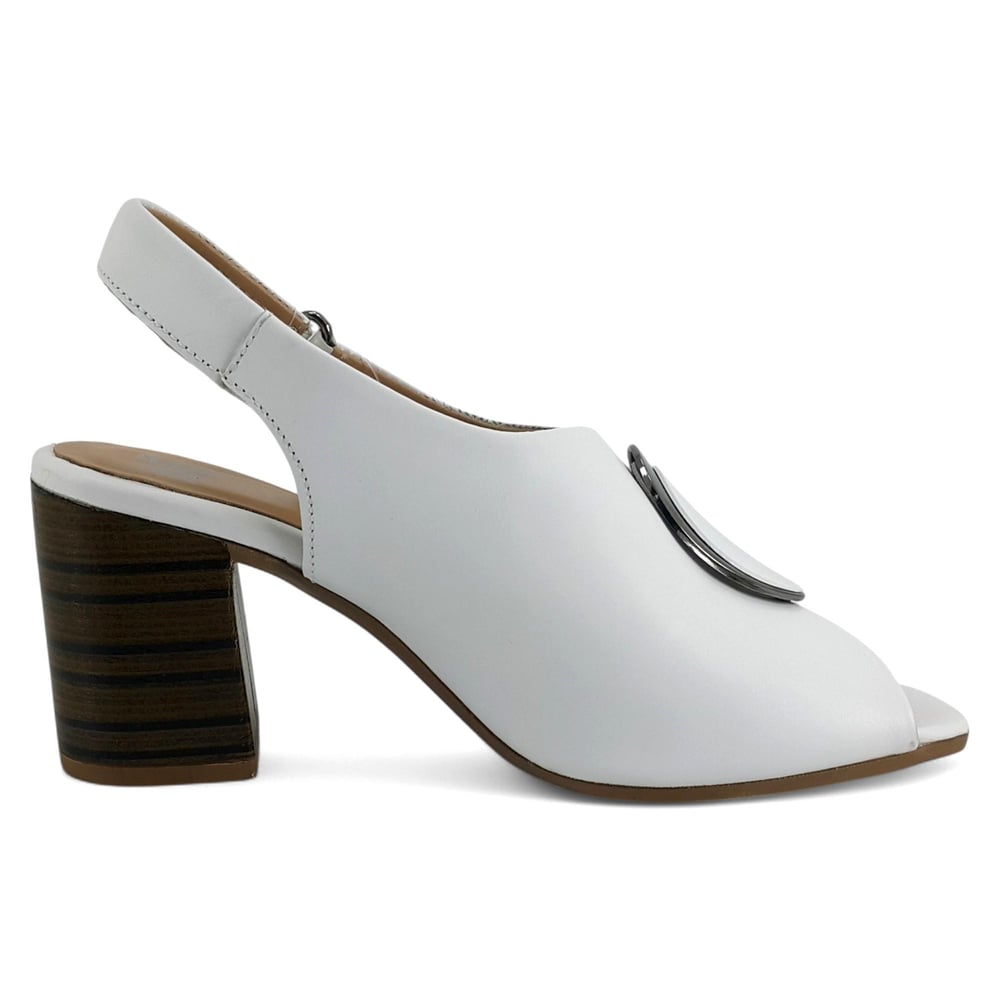 Венера 2108518 25 лет женские повседневные сандалии белые