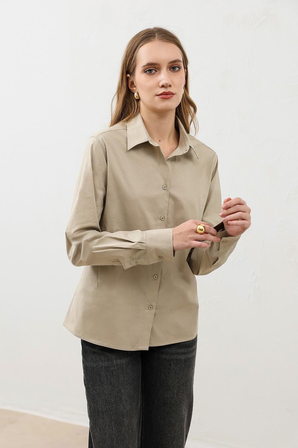 Antioch Bej Basic Slim Fit Kadın Gömlek