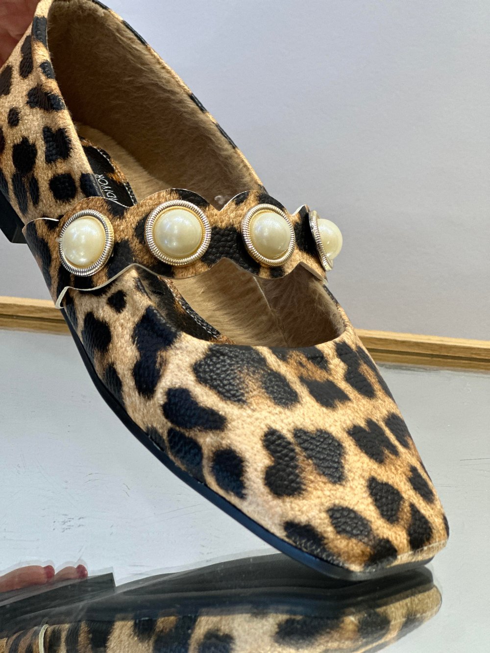 Multi İnci Babet Siyah Leopar - KADIN AYAKKABI