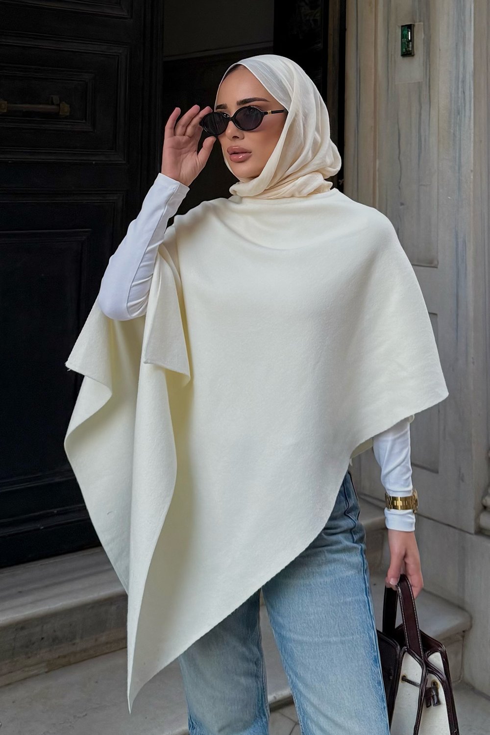 Elçin Gerginin Tercihi Robe Asimetrik Triko Kap Ekru