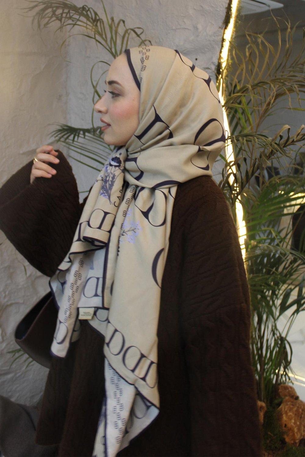 Elegance Monogram Floş Şal Latte