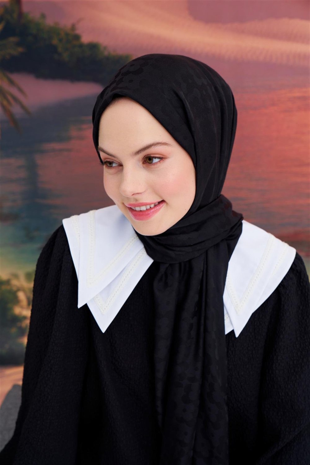 Çiçek Desen Jakar İtalyan İpekli Şal Siyah