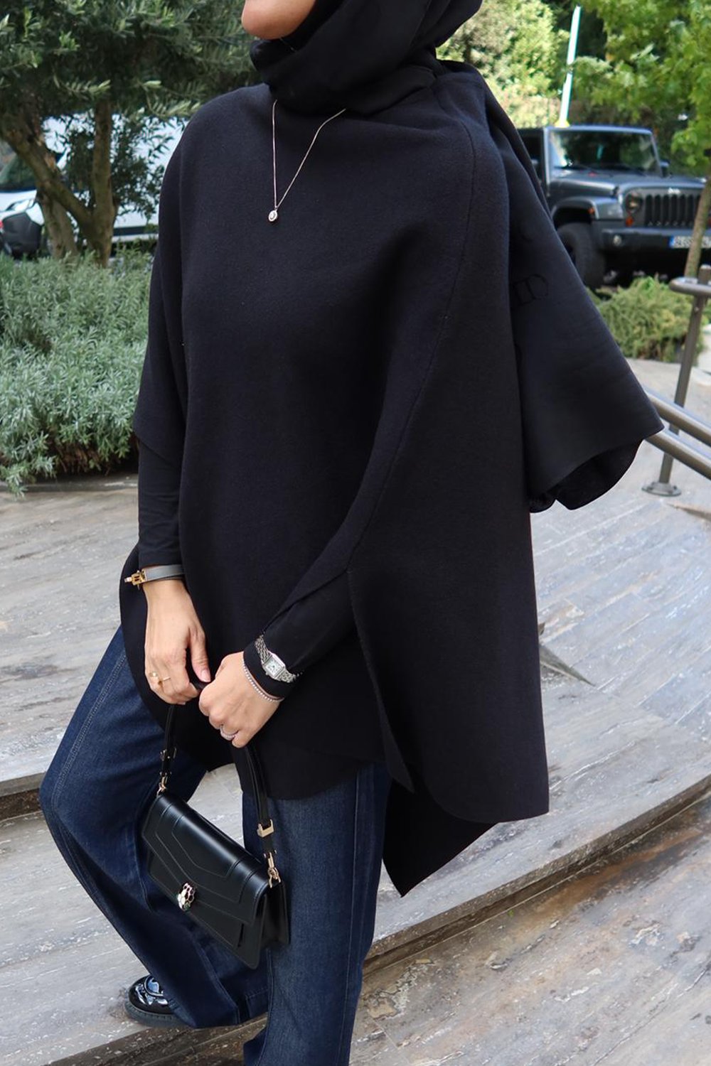 Elif Topdağın Tercihi Robe Asimetrik Triko Kap Siyah