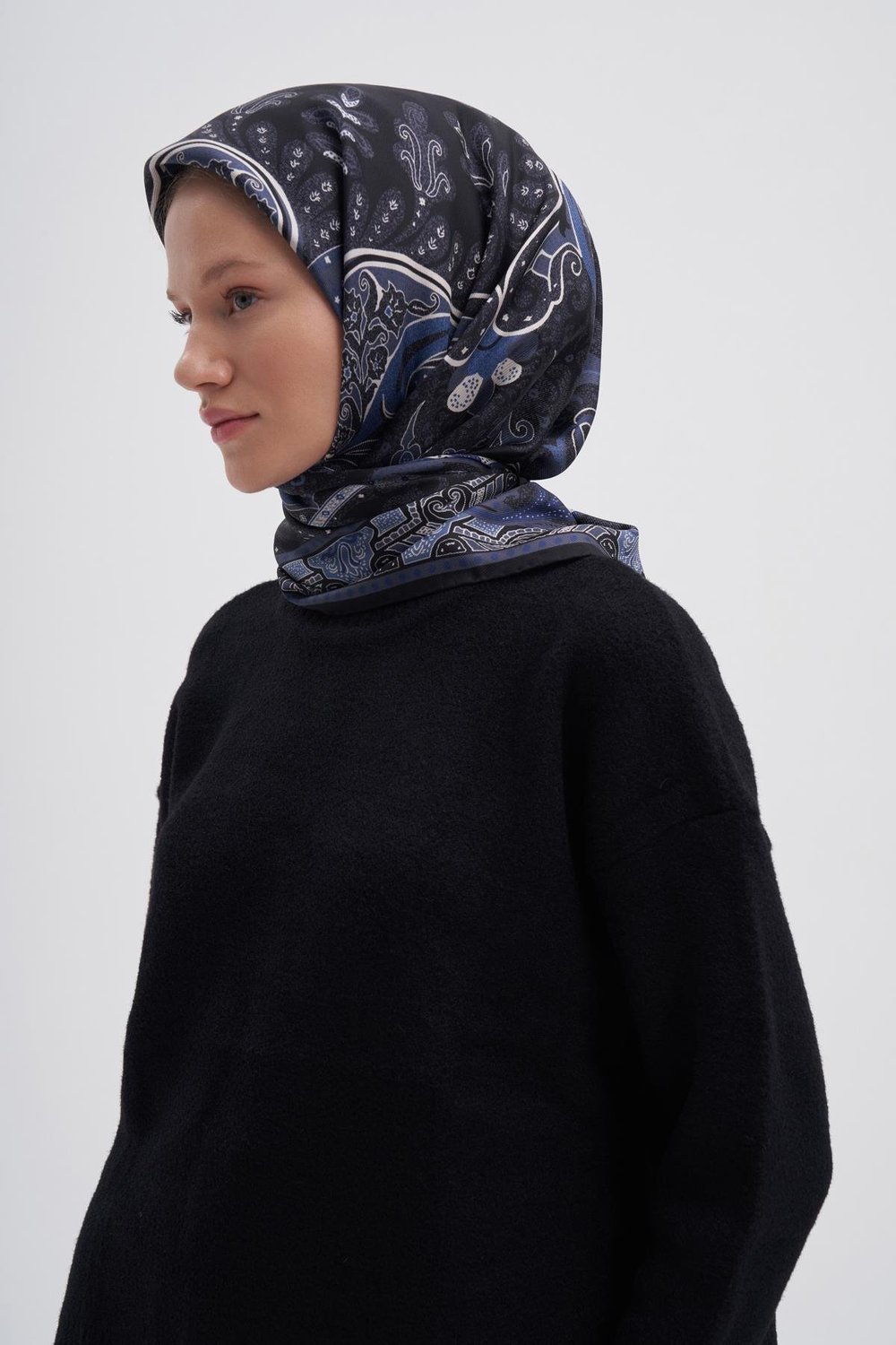 Emera Lacivert Mulbary İpek Eşarp