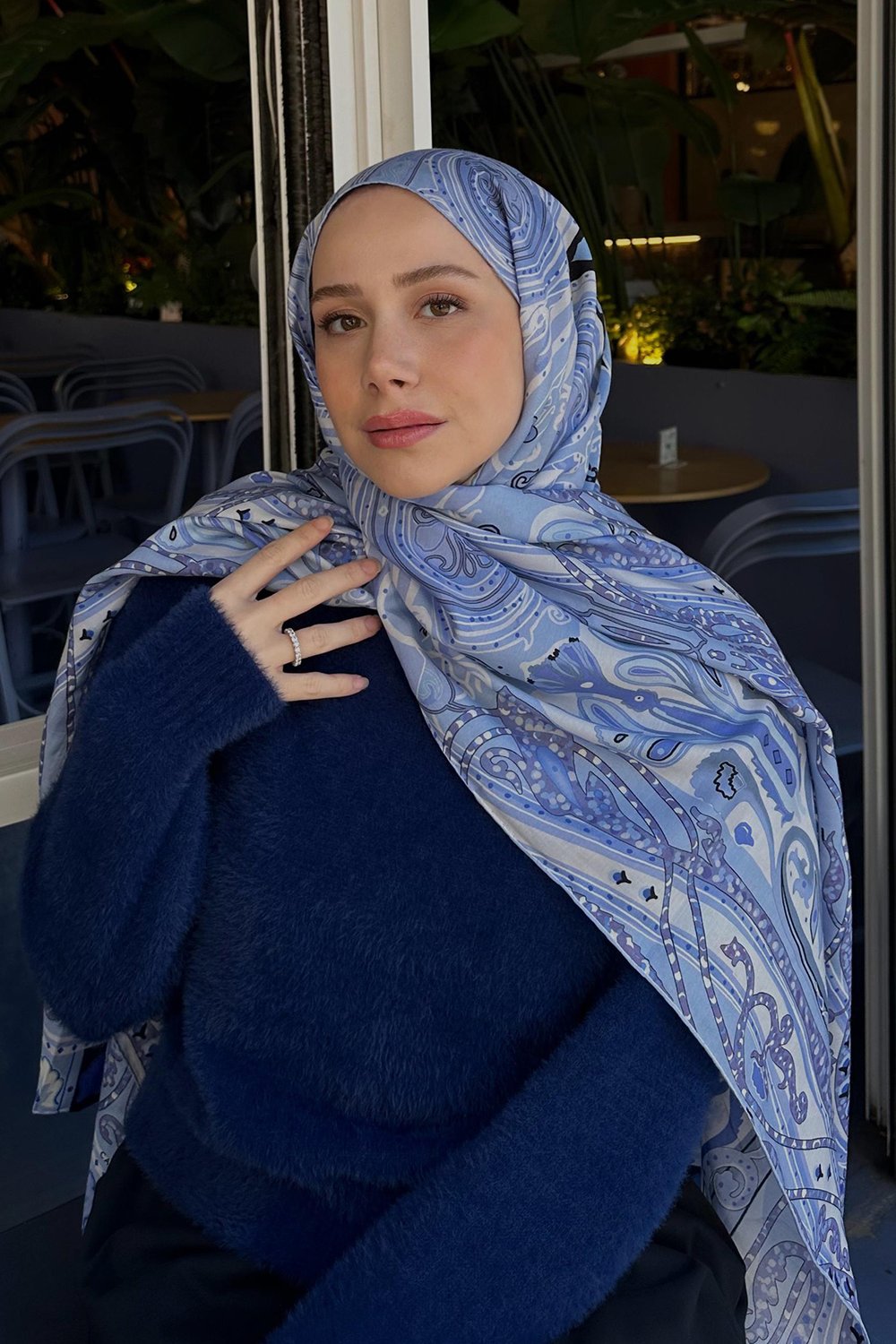 Feyza Hakyemez'in Tercihi Azure Blue Comfy İpek Şal