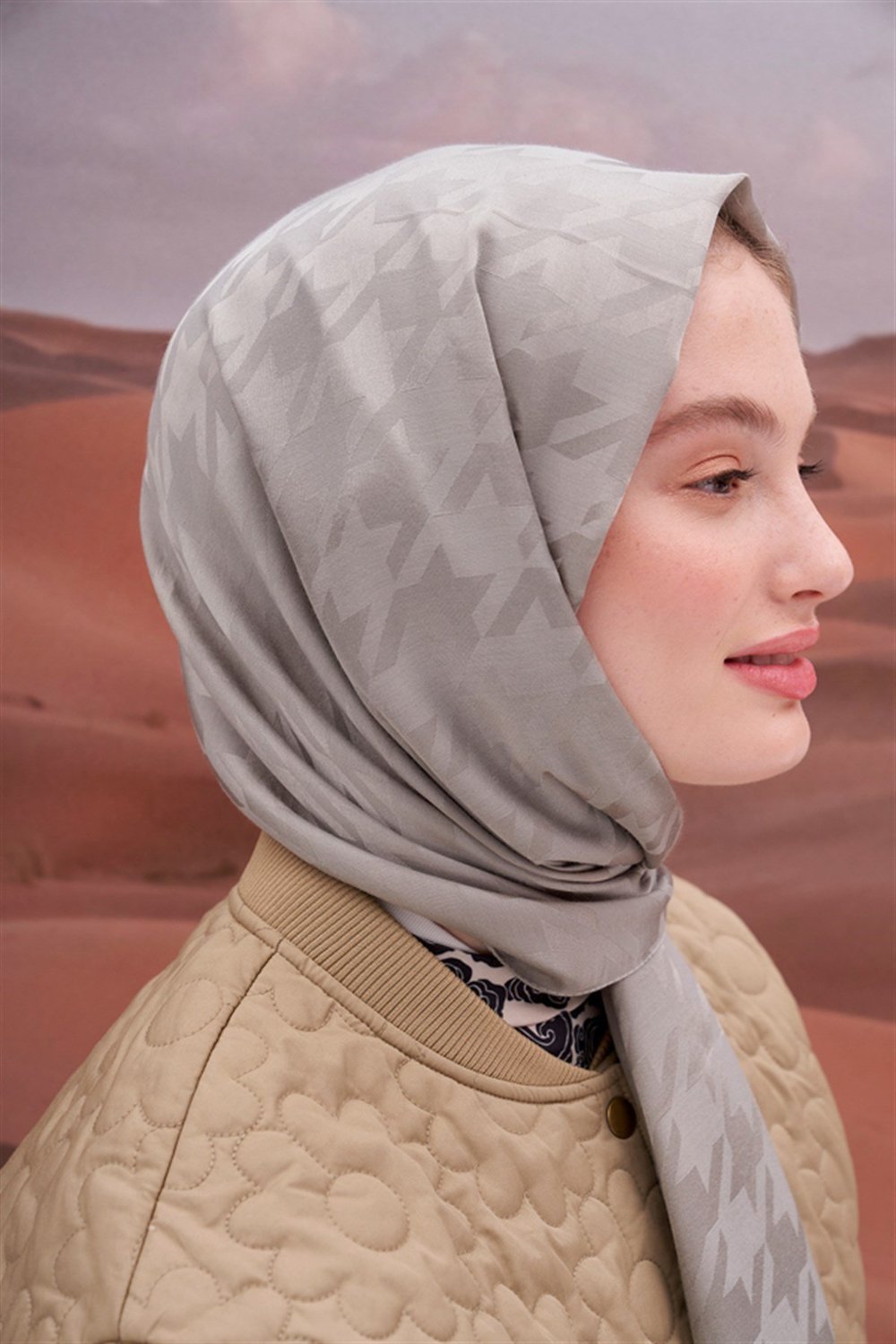 Kazayağı Jakar İtalyan İpekli Şal Açık Gri