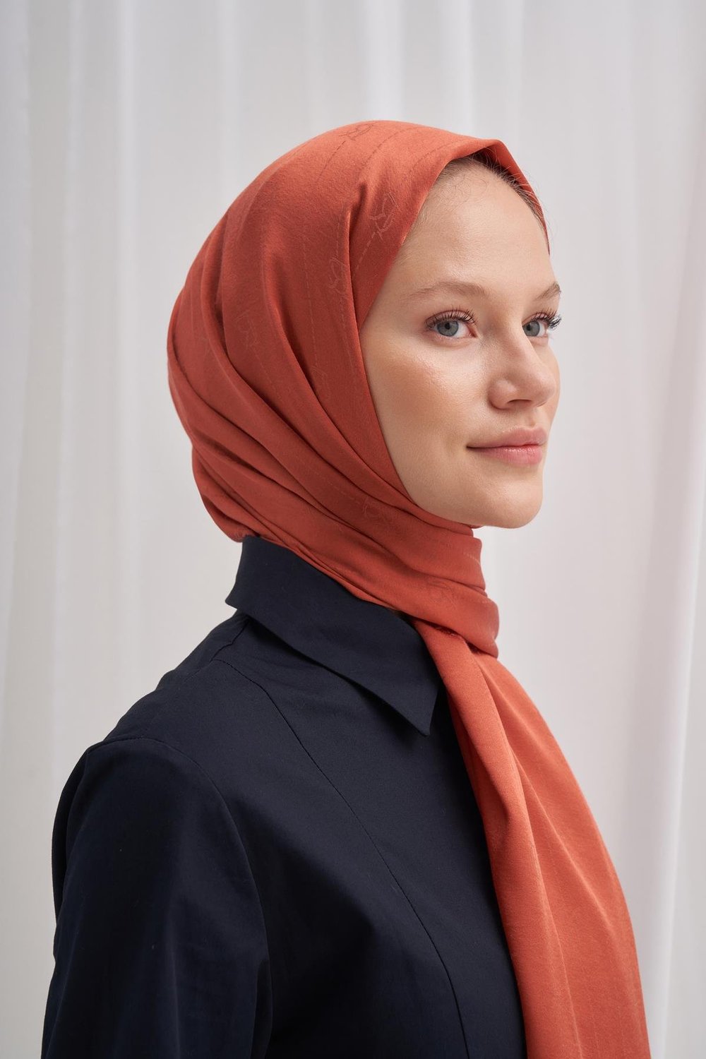 Monogram Jakar İtalyan İpekli Şal Kiremit