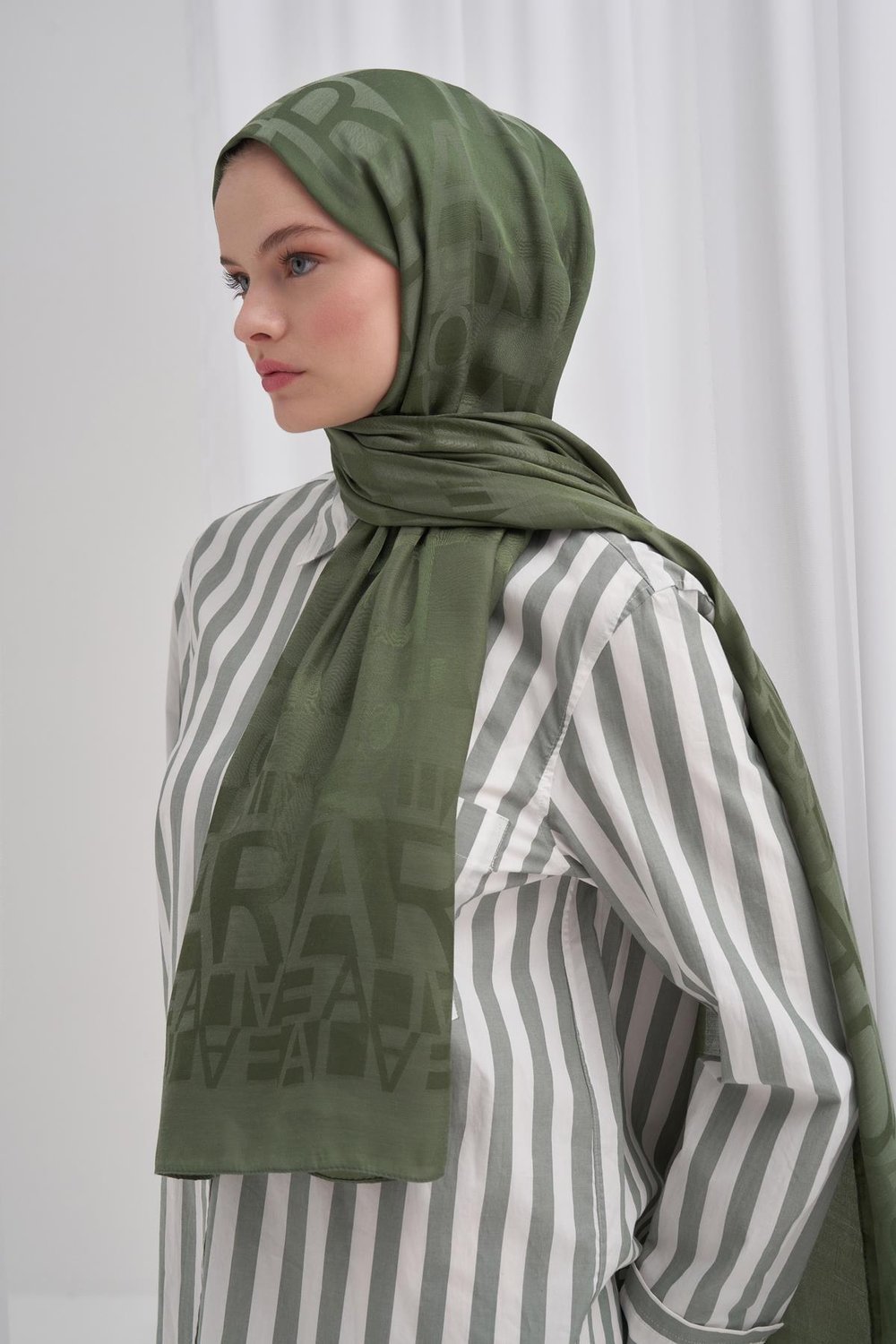 Yazı Desen Jakar İtalyan İpekli Şal Orman Yeşili