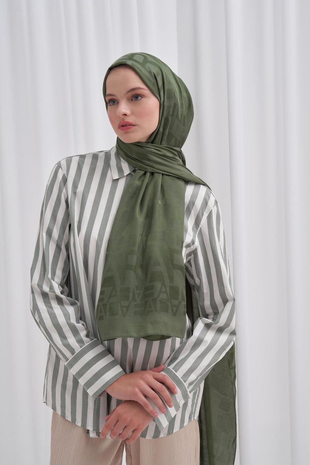 Yazı Desen Jakar İtalyan İpekli Şal Orman Yeşili