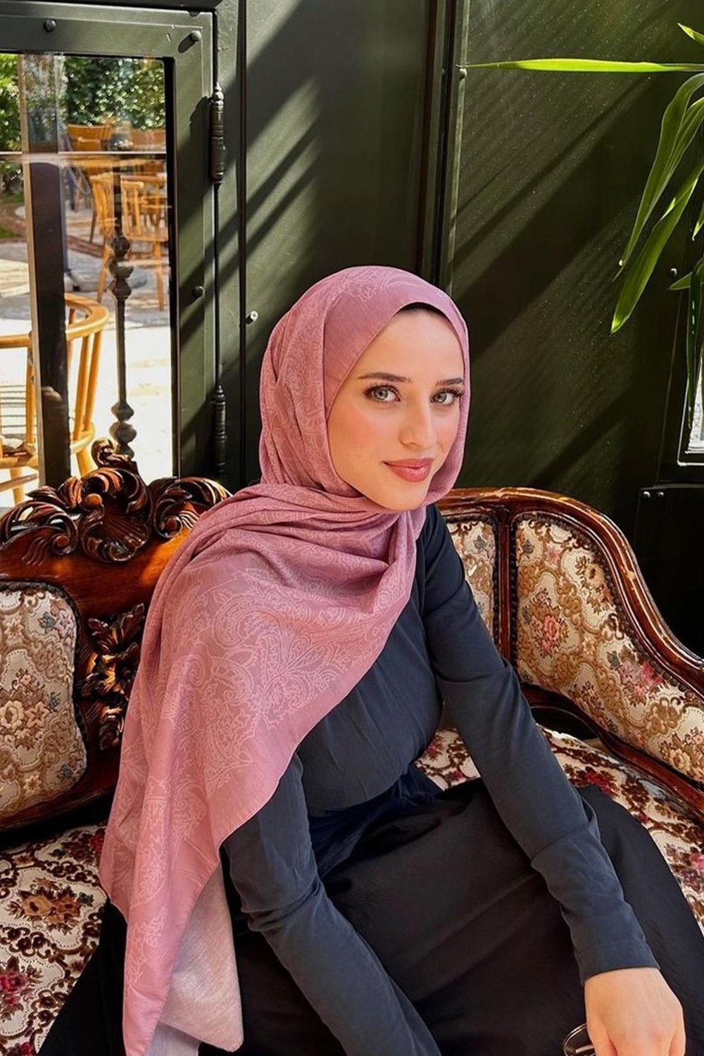 Zümra Yazıcı'nın Tercihi Nilla Pamuklu Şal Vei Pudra