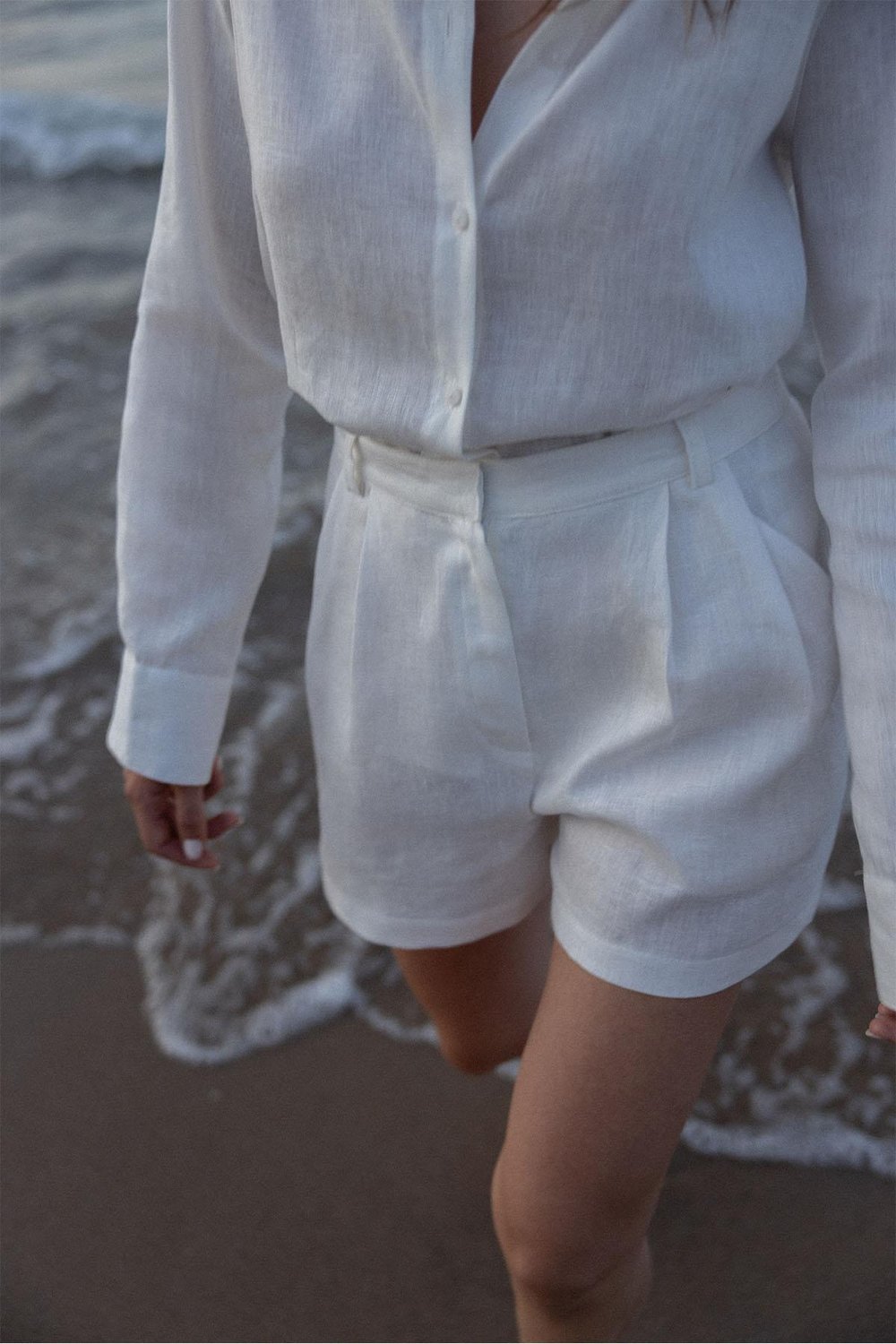 Beyaz %100 Keten Nora Pileli Şort