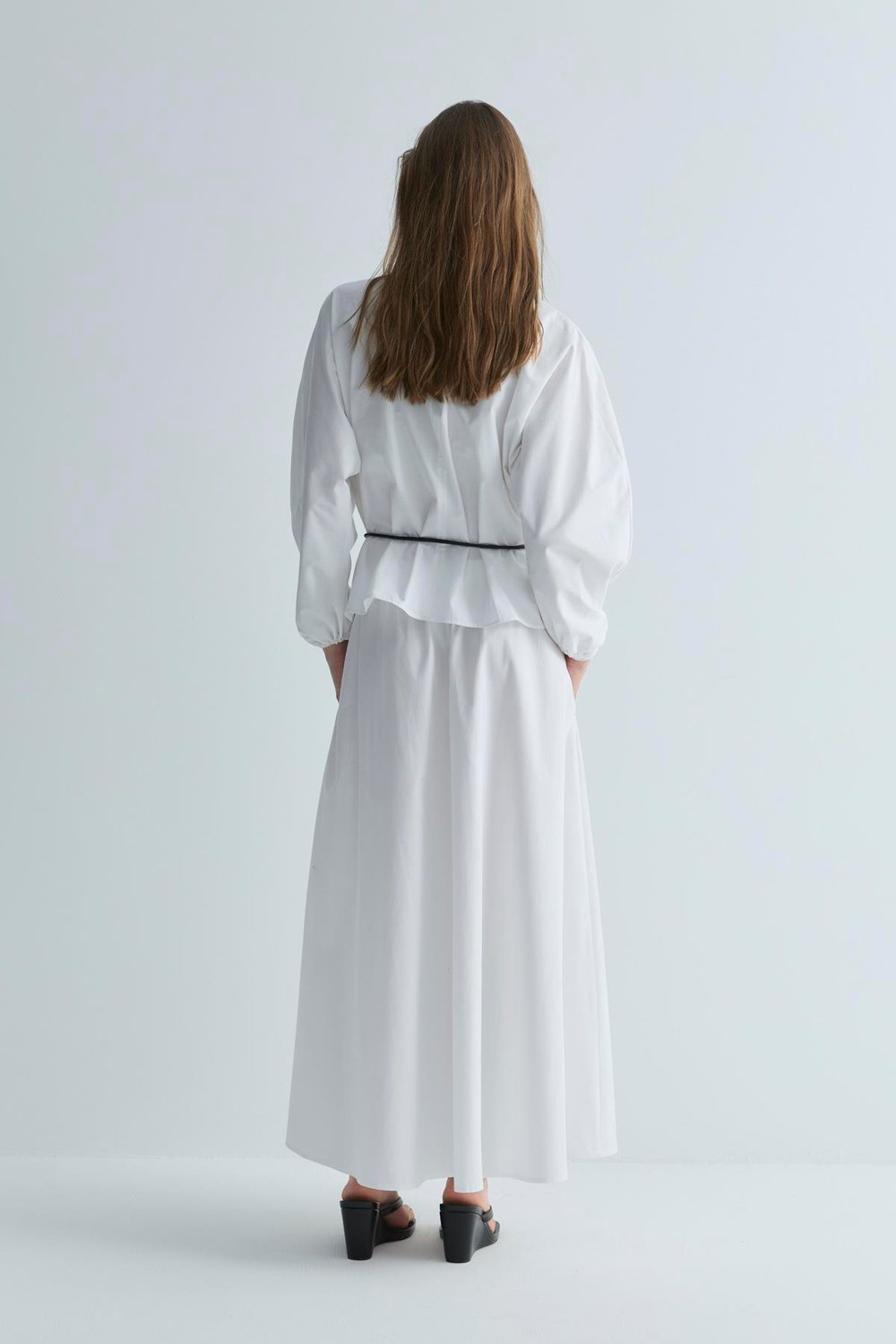 Beyaz Lara Kemerli Bluz