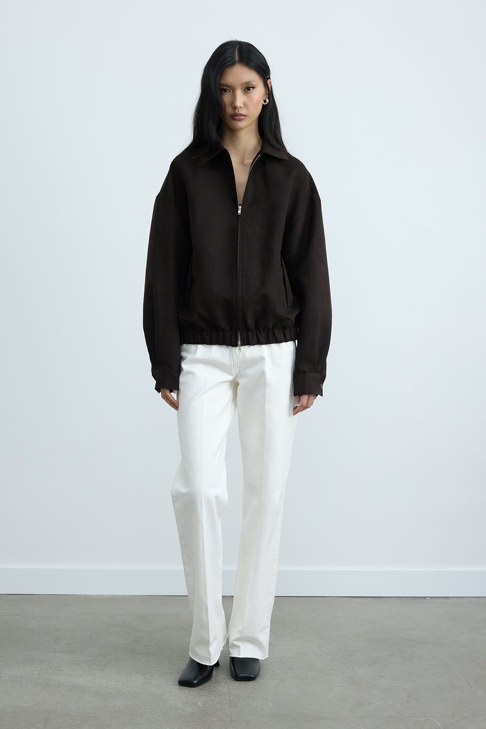 Relaxed Wide Leg Jeans