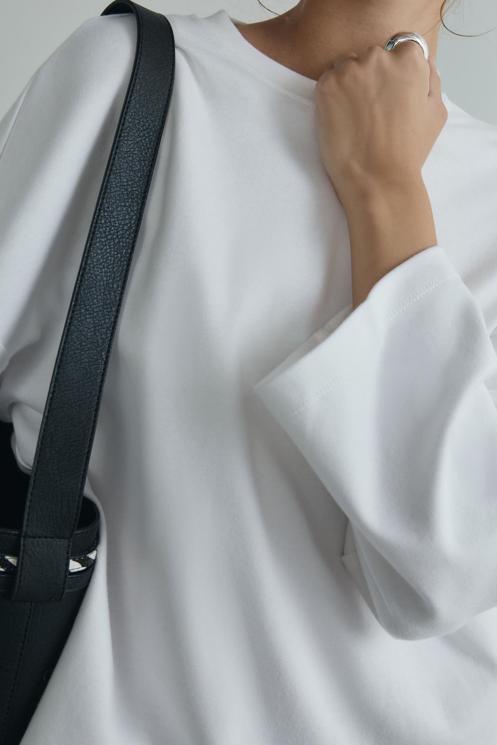 Ekru Katie Uzun Kollu Oversize Tişört