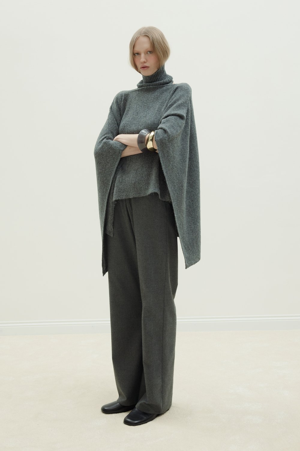 Oversize Knit Cape