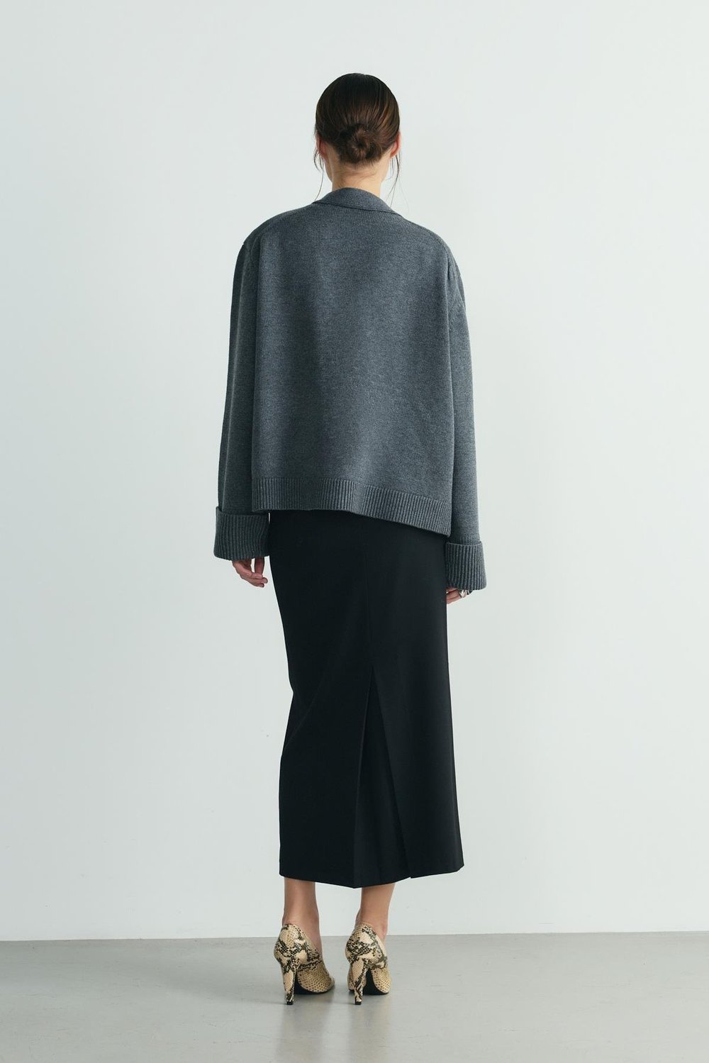 Gri Ura Triko Düğmeli Hırka