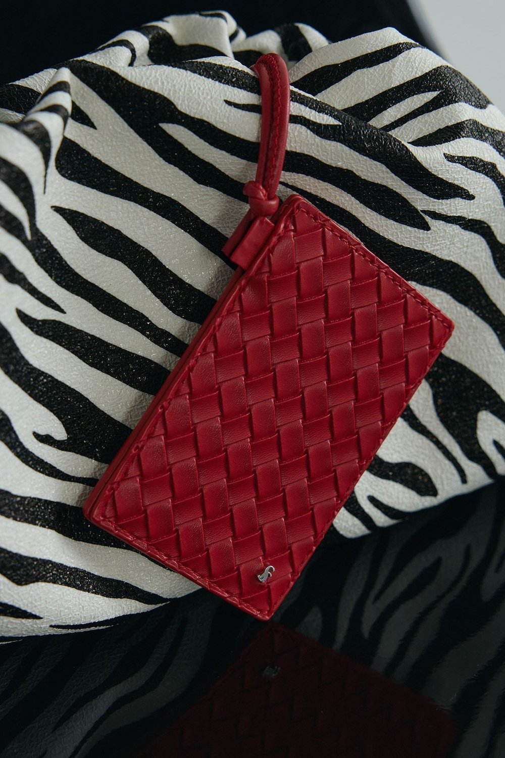 Kırmızı Lue Aynalı Kartlık