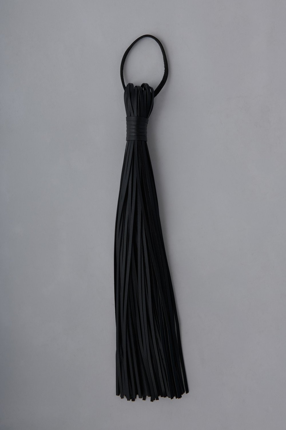 Siyah Püskül Charm