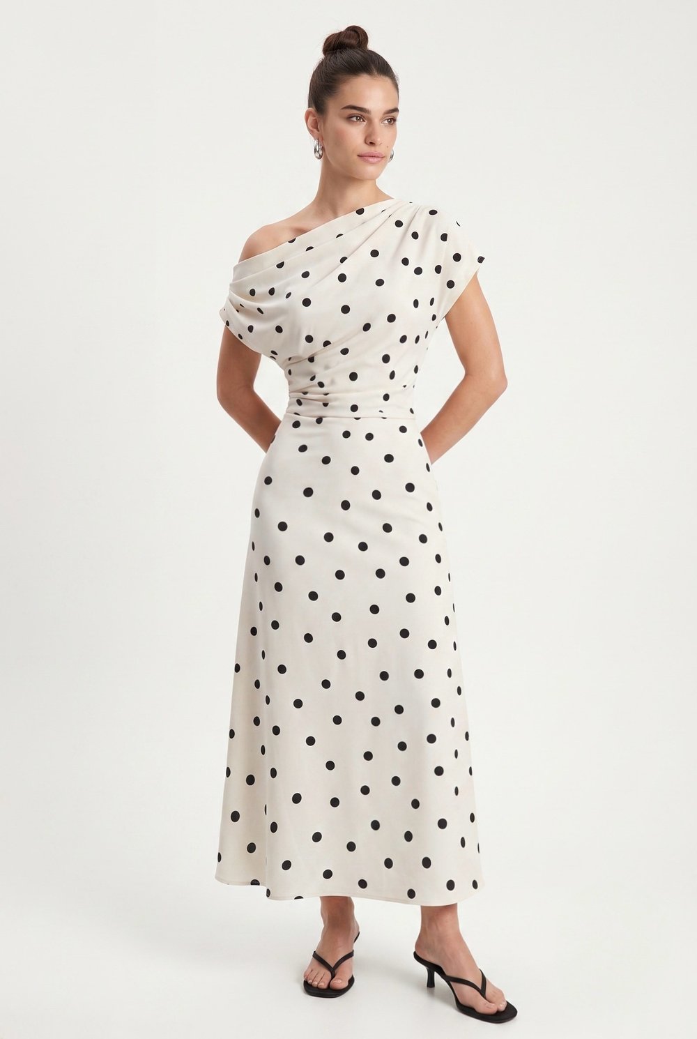 Kadın Jeanne Kayık Yaka Drapeli Puantiyeli Beyaz Dokuma Midi Elbise