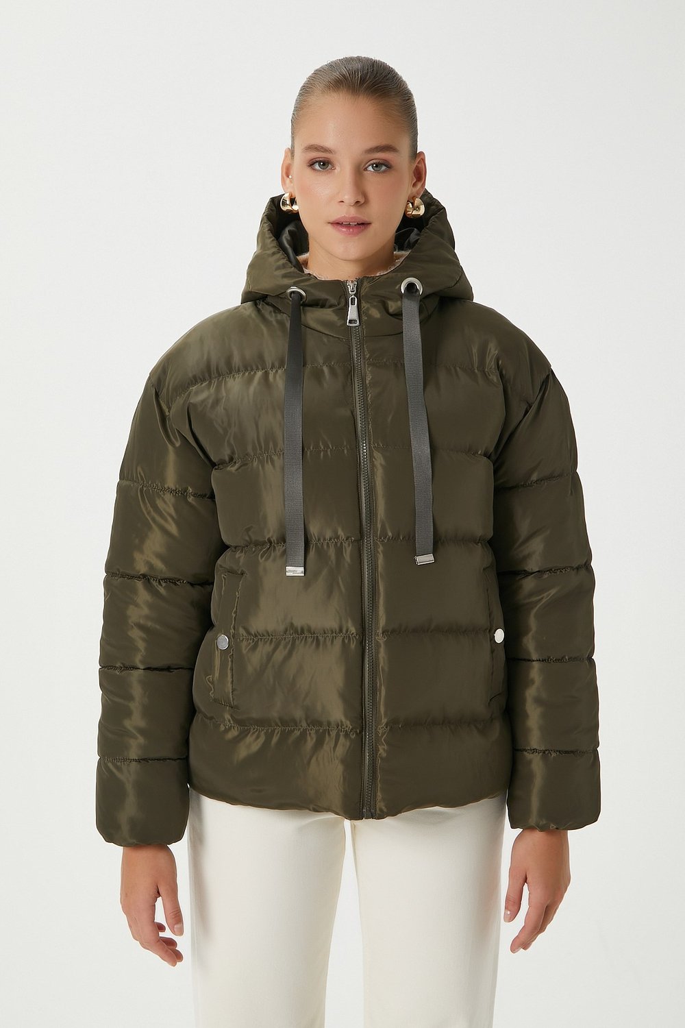Kadın Strong Oversize Şişme Dik Kapüşonlu Haki Mont