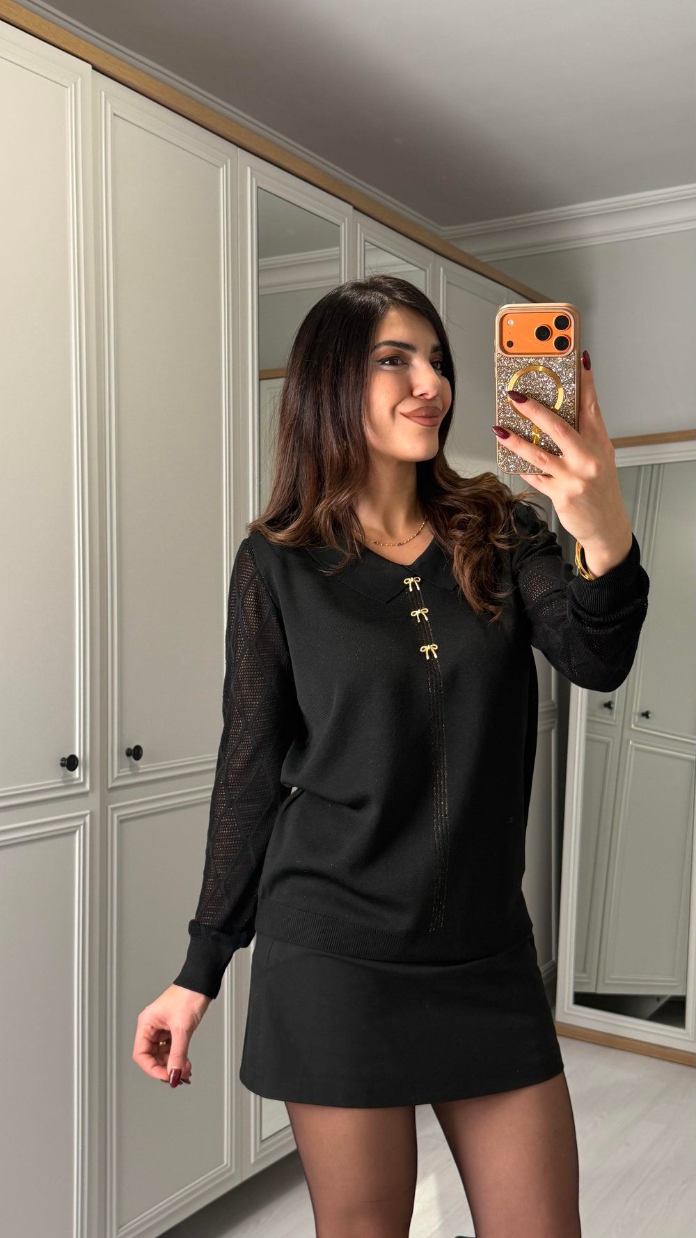 Daria Siyah Yakalı Kol Detaylı Bluz