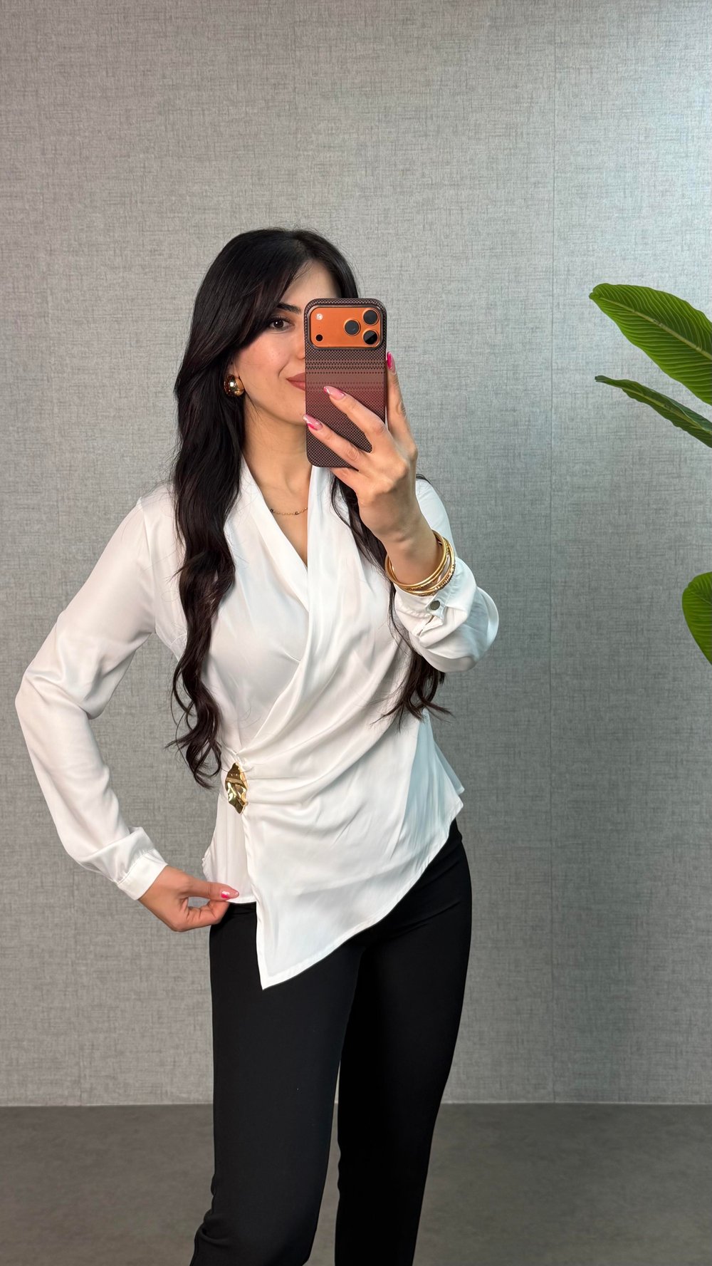 Fery Beyaz Kruvaze Gold Tokalı Bluz