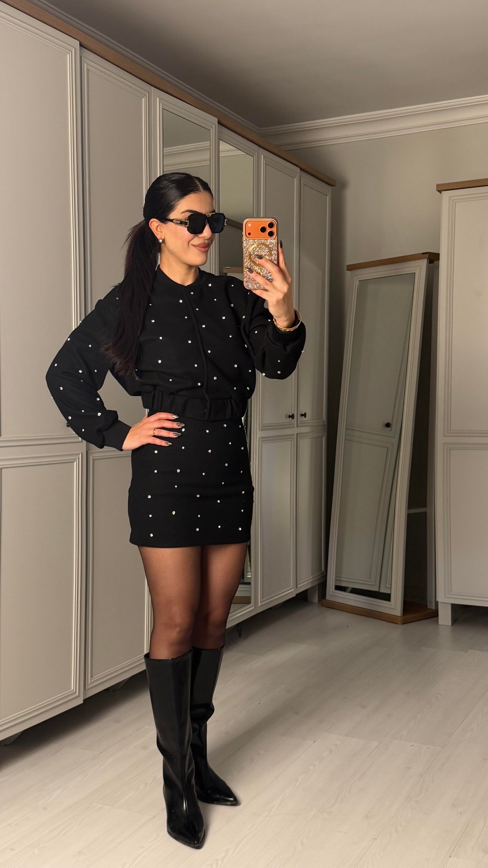 Goss Siyah Taşlı Etekli Takım