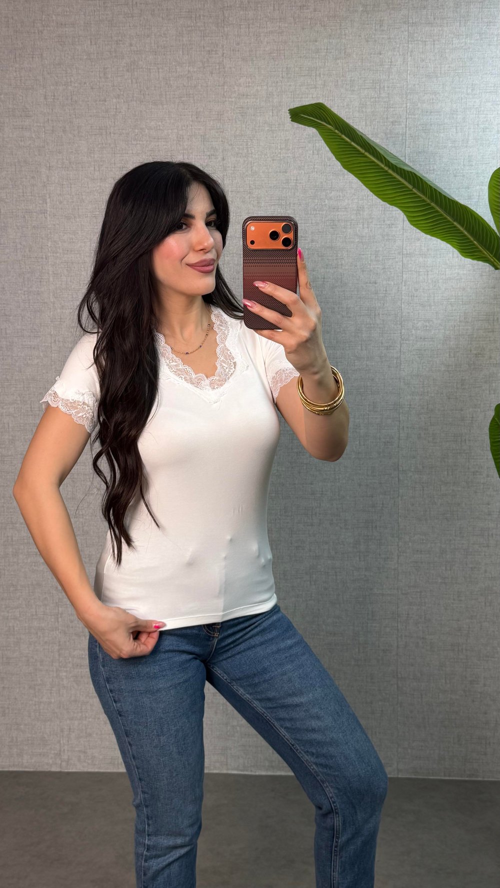 Hilla Beyaz Dantel Detaylı Bluz