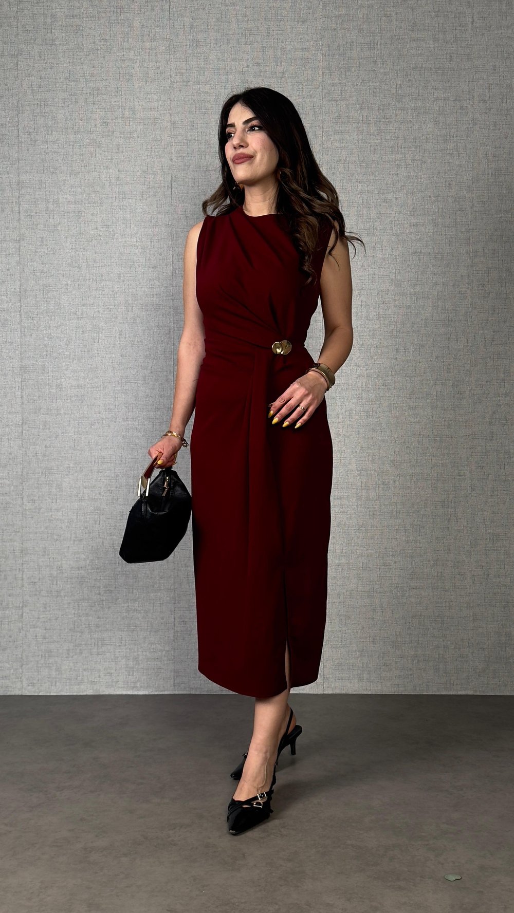 Lady Bordo Broş Detaylı Midi Boy Elbise