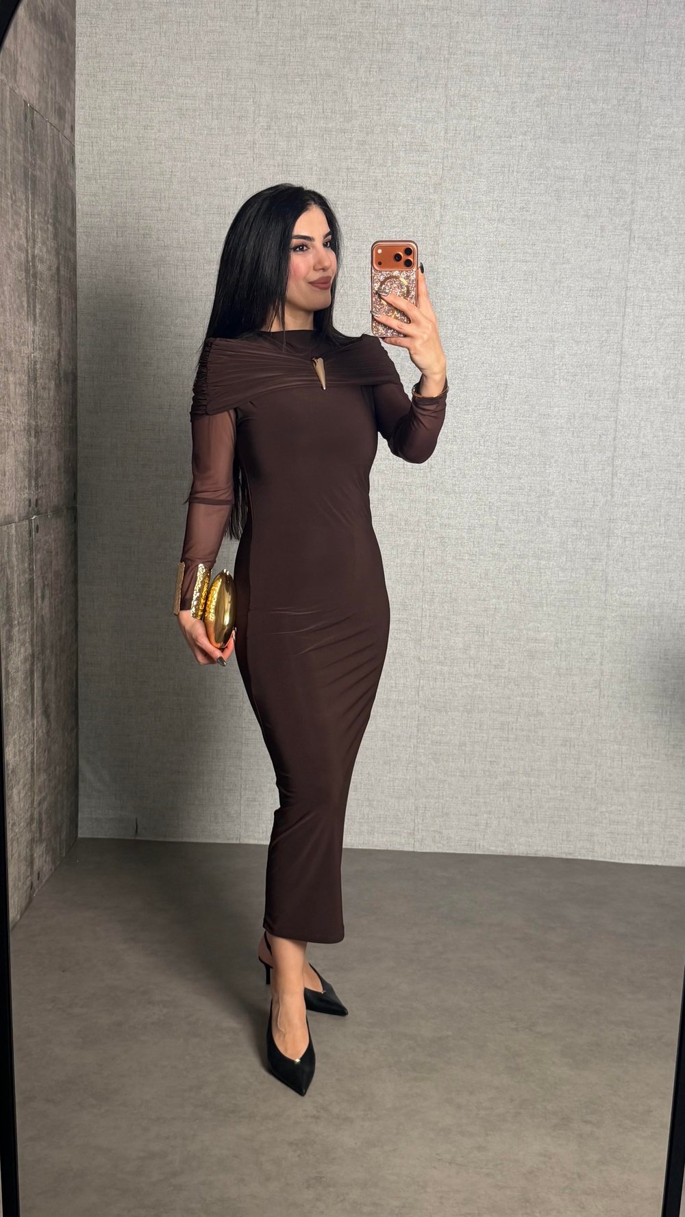 Linda Kahverengi Şal Yaka Gold Broşlu Sandy Elbise