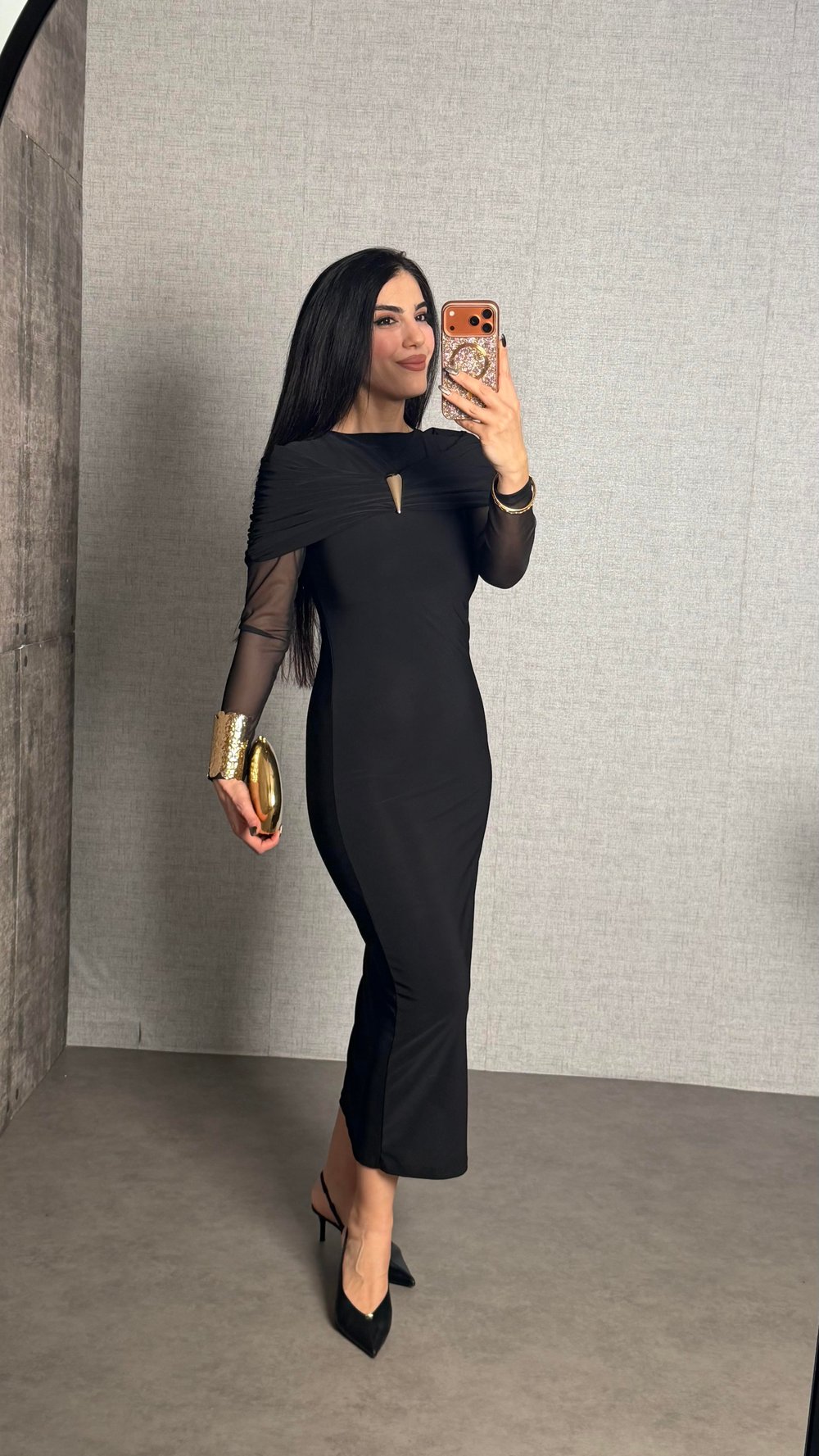 Linda Siyah Şal Yaka Gold Broşlu Sandy Elbise