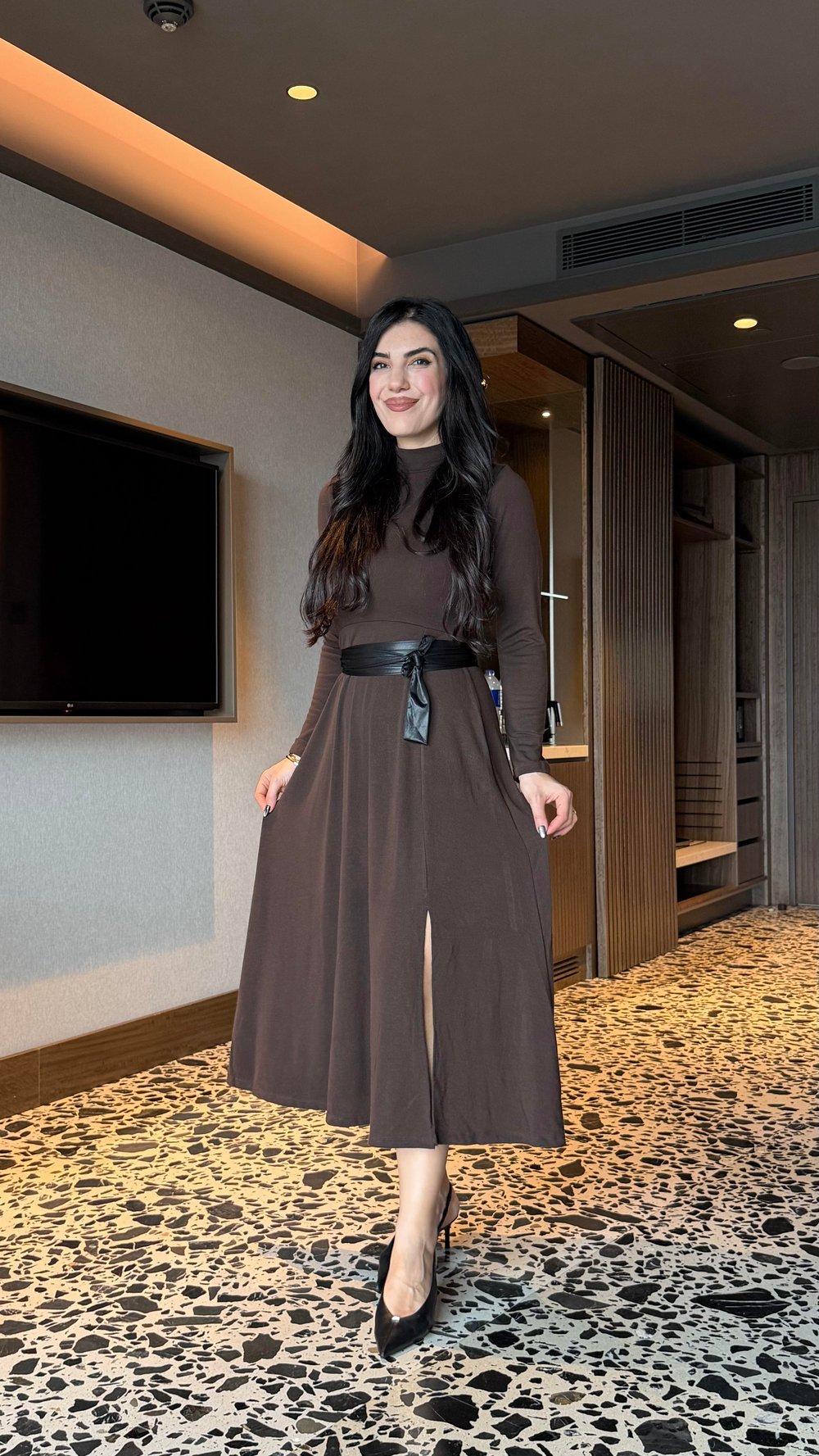 Love Kahverengi Kuşaklı Triko Elbise