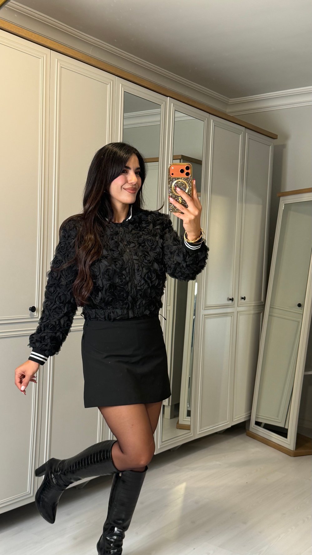 Roos Siyah Tasarım Gül İşlemeli Ceket