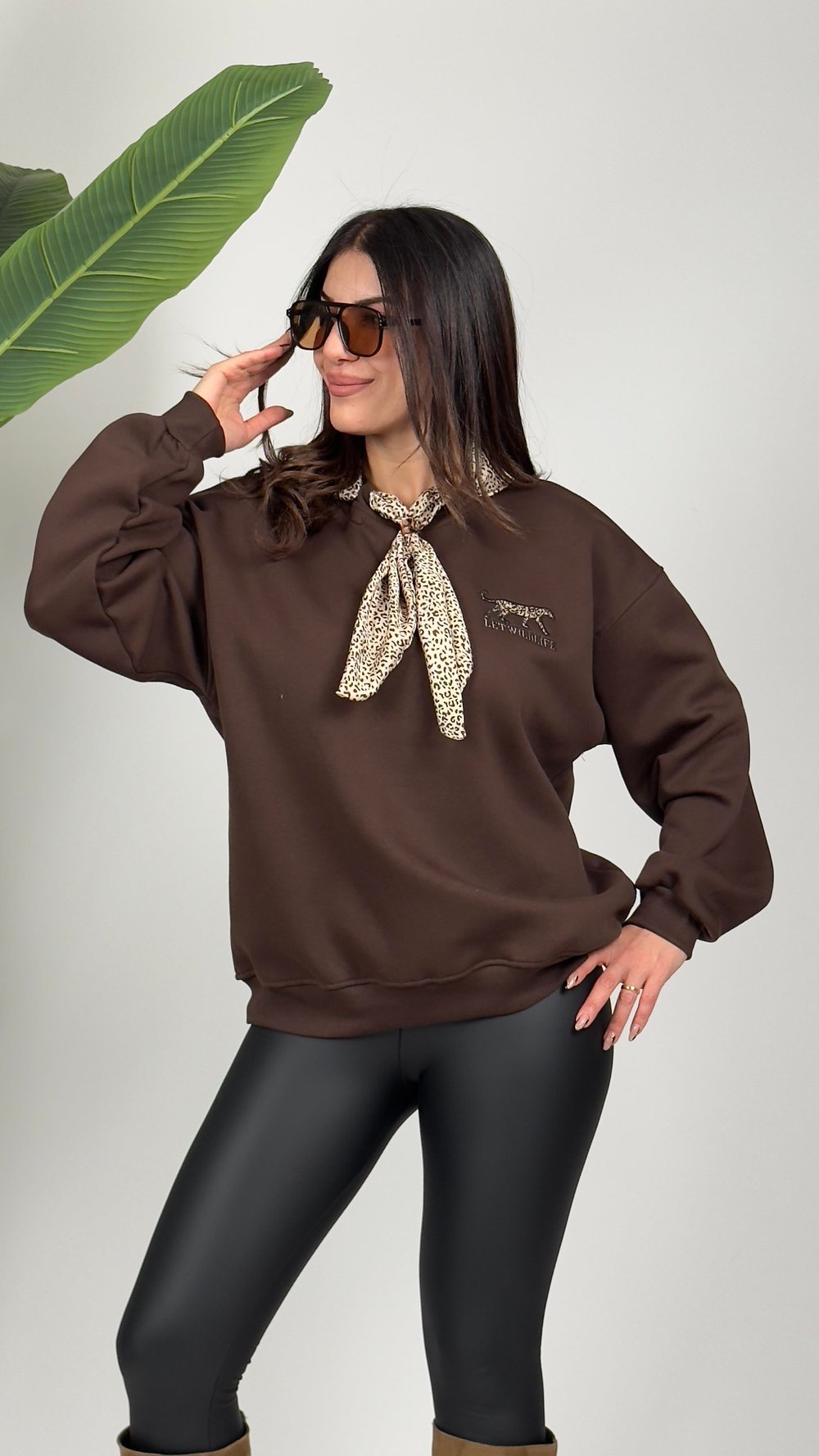 Sofia Kahverengi Leopar Baskılı Fularlı Sweatshirt