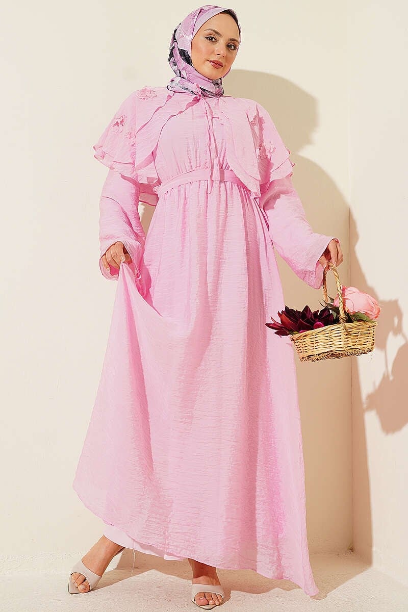 Çiçekli Bebe Yakalı Kuşaklı Elbise Pembe