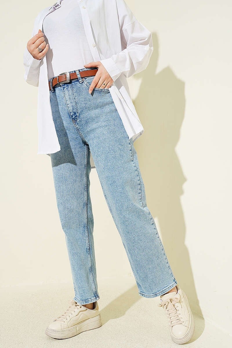 Kemerli Mom Jeans Pantolon Kar Açık